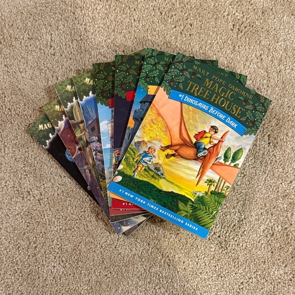 Magic Tree House Book Set. Books 1-8. EUC. - Picture 1 of 11